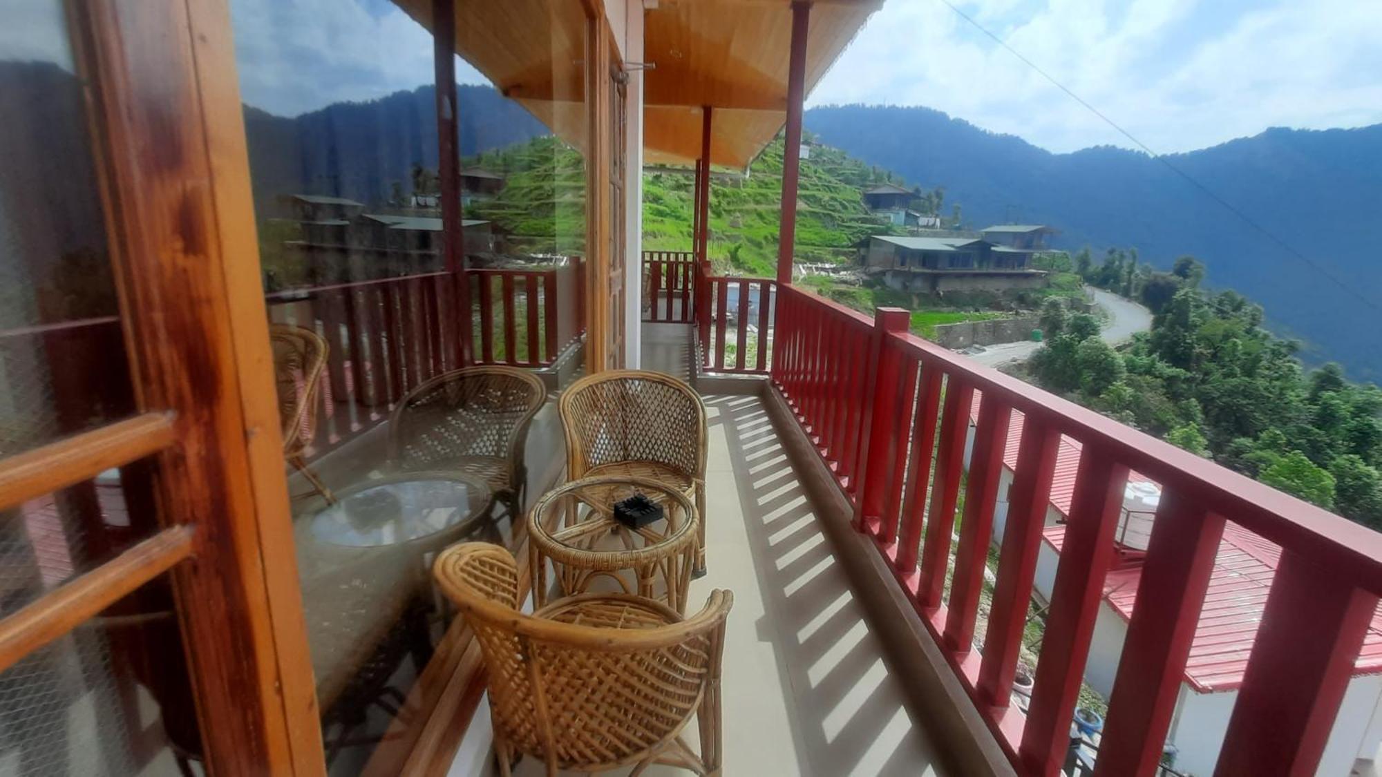 The Vintage Hill Village - Himalayan Boutique Resort Канатал Екстериор снимка