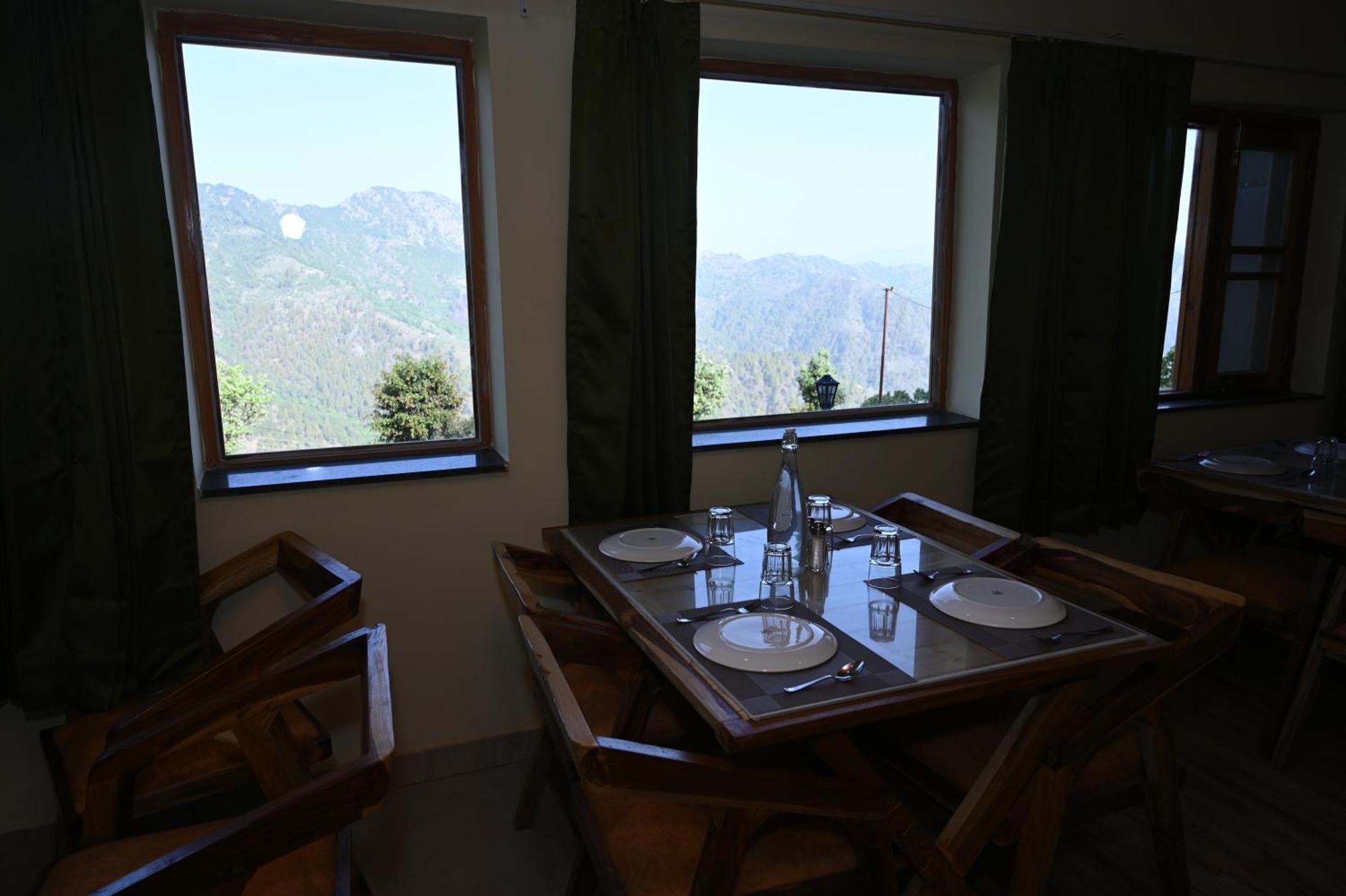 The Vintage Hill Village - Himalayan Boutique Resort Канатал Екстериор снимка