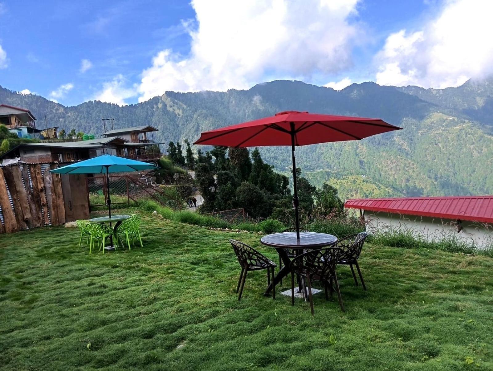 The Vintage Hill Village - Himalayan Boutique Resort Канатал Екстериор снимка