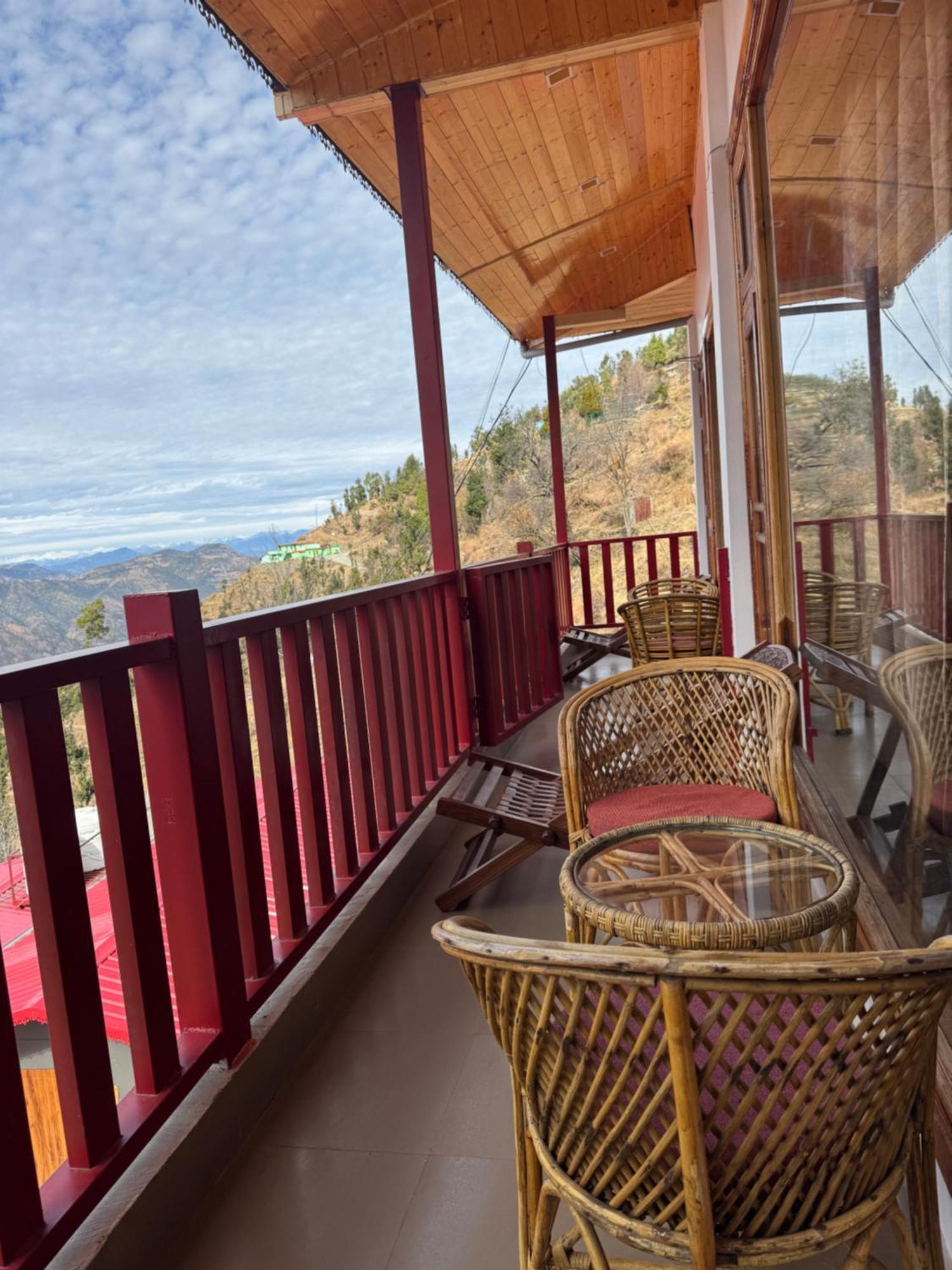 The Vintage Hill Village - Himalayan Boutique Resort Канатал Екстериор снимка