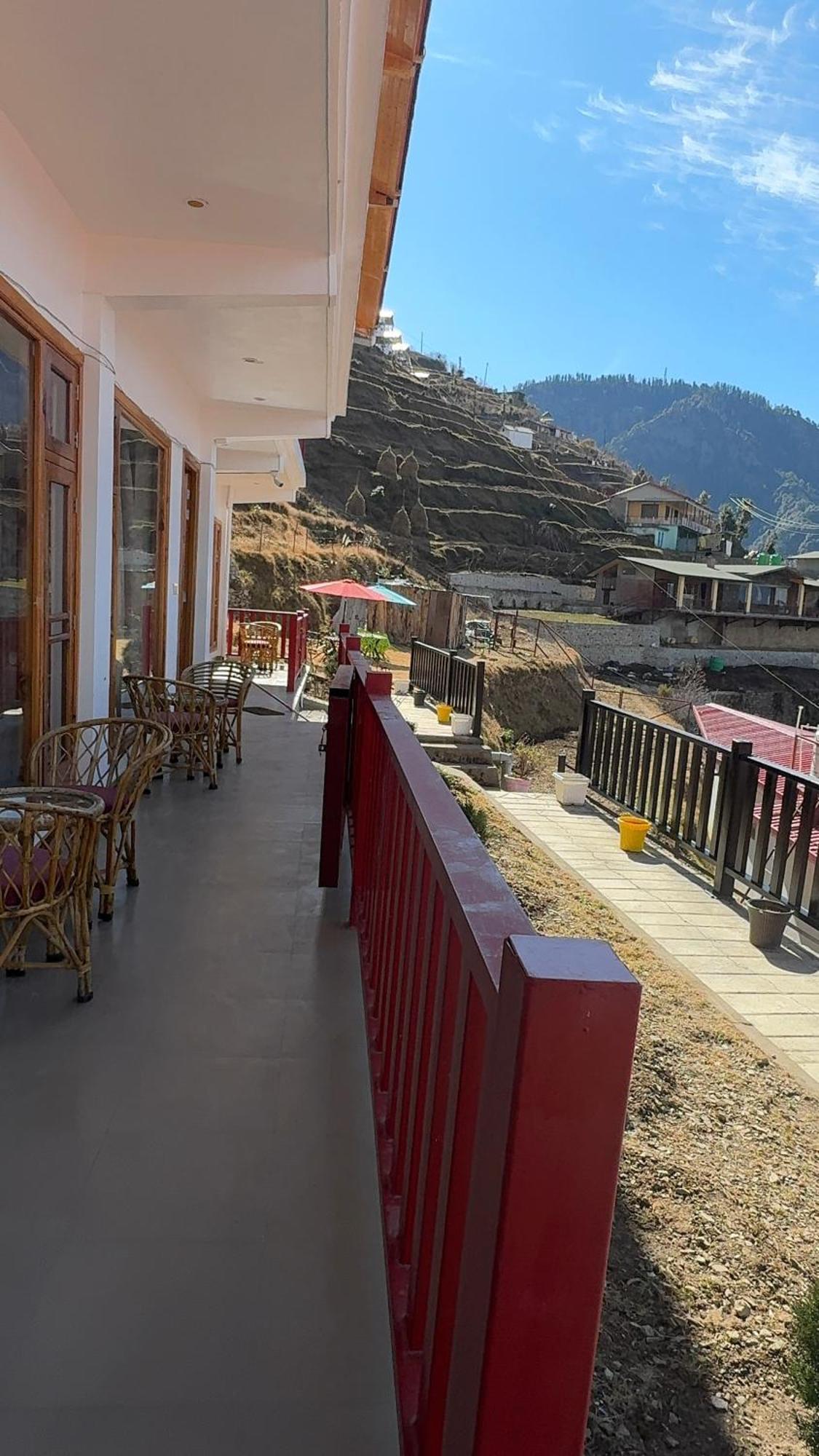 The Vintage Hill Village - Himalayan Boutique Resort Канатал Екстериор снимка