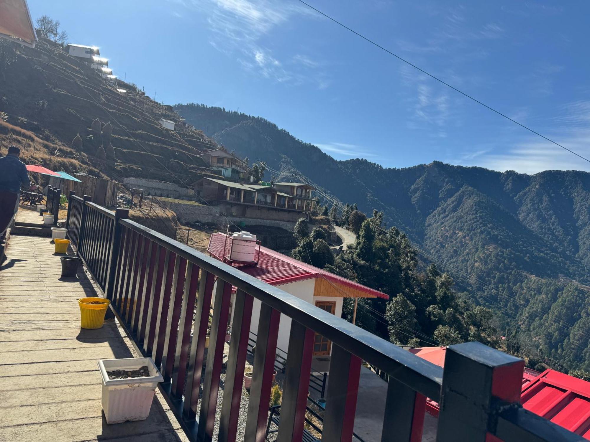 The Vintage Hill Village - Himalayan Boutique Resort Канатал Екстериор снимка
