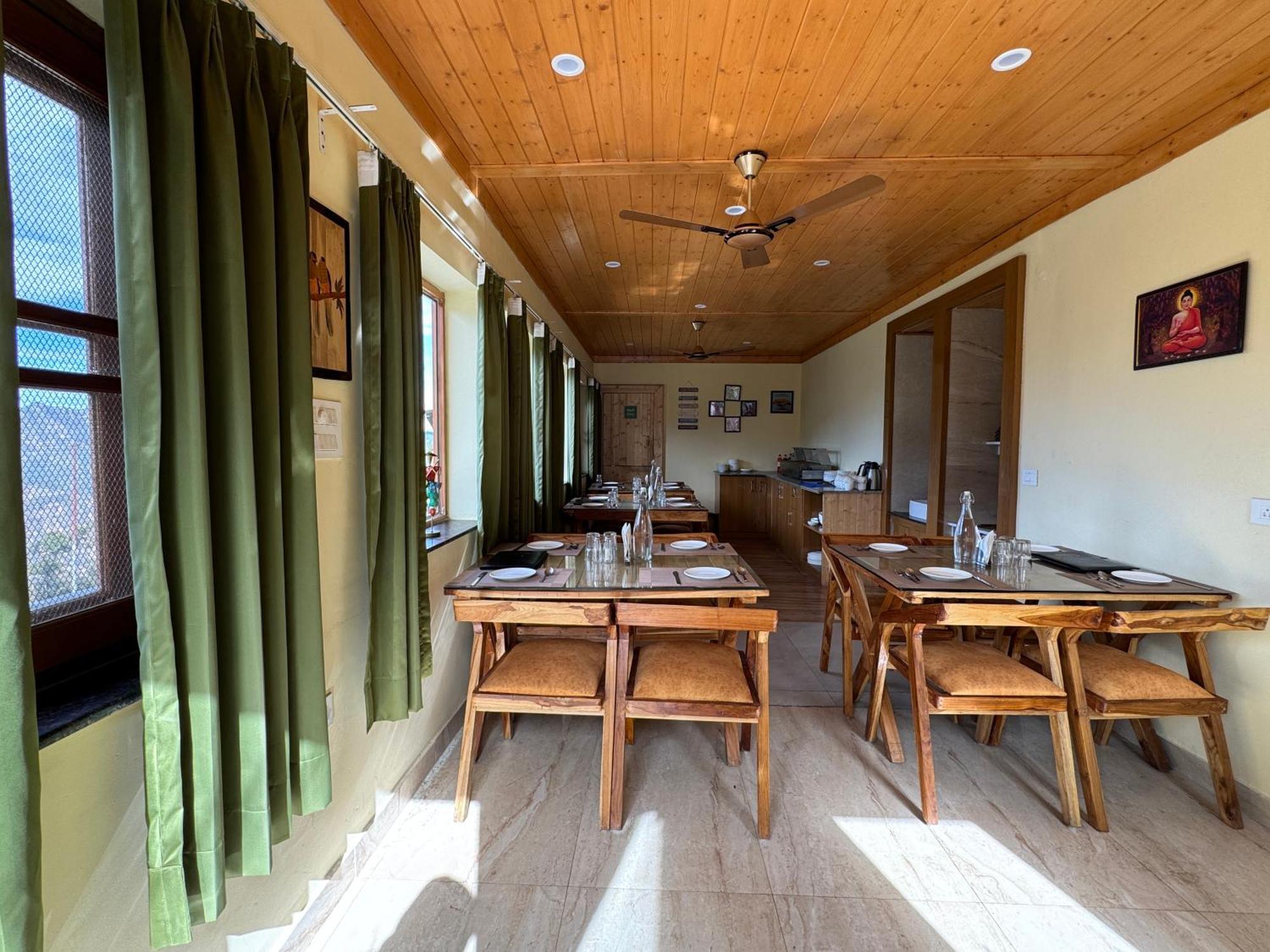 The Vintage Hill Village - Himalayan Boutique Resort Канатал Екстериор снимка