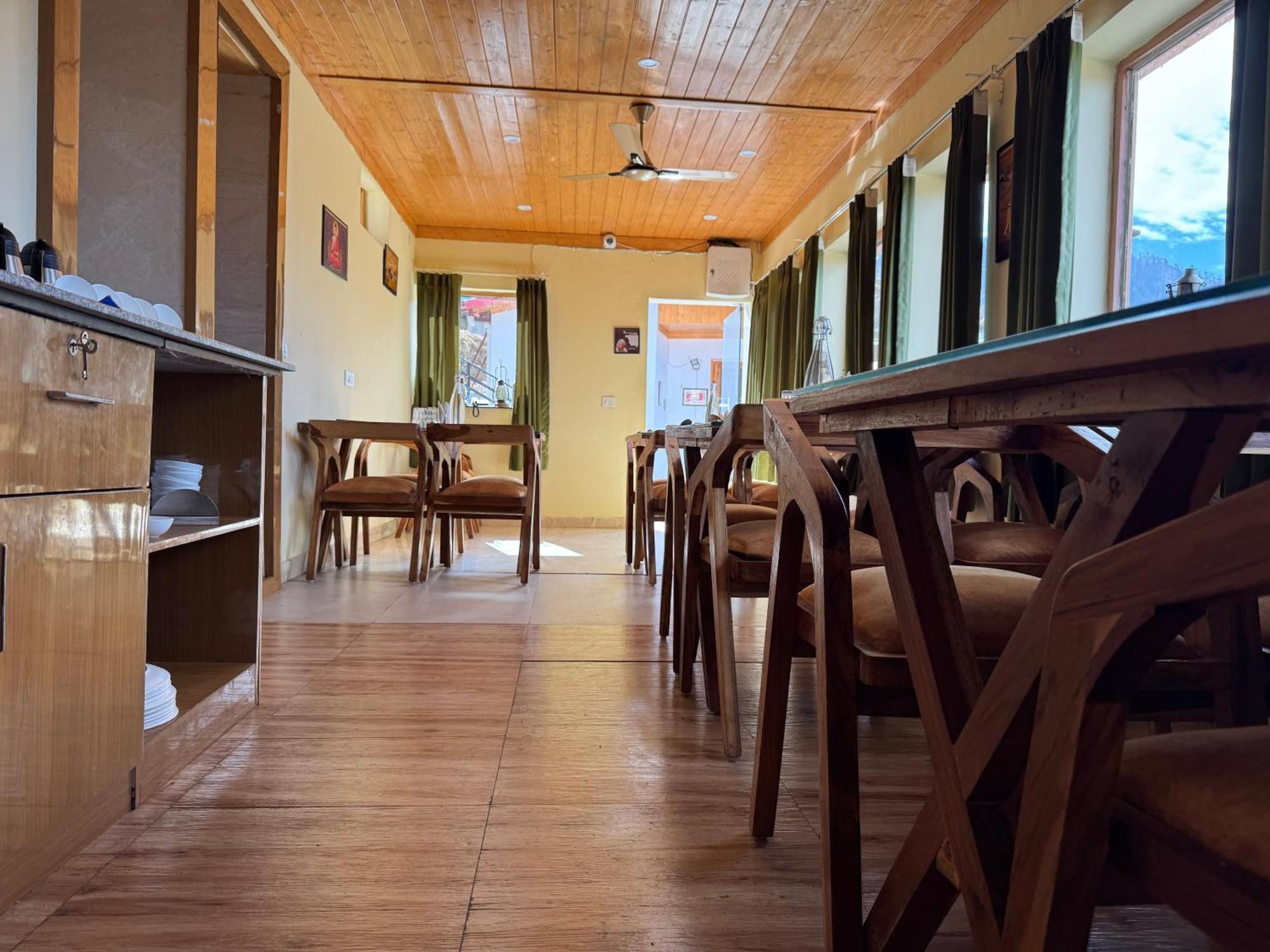 The Vintage Hill Village - Himalayan Boutique Resort Канатал Екстериор снимка