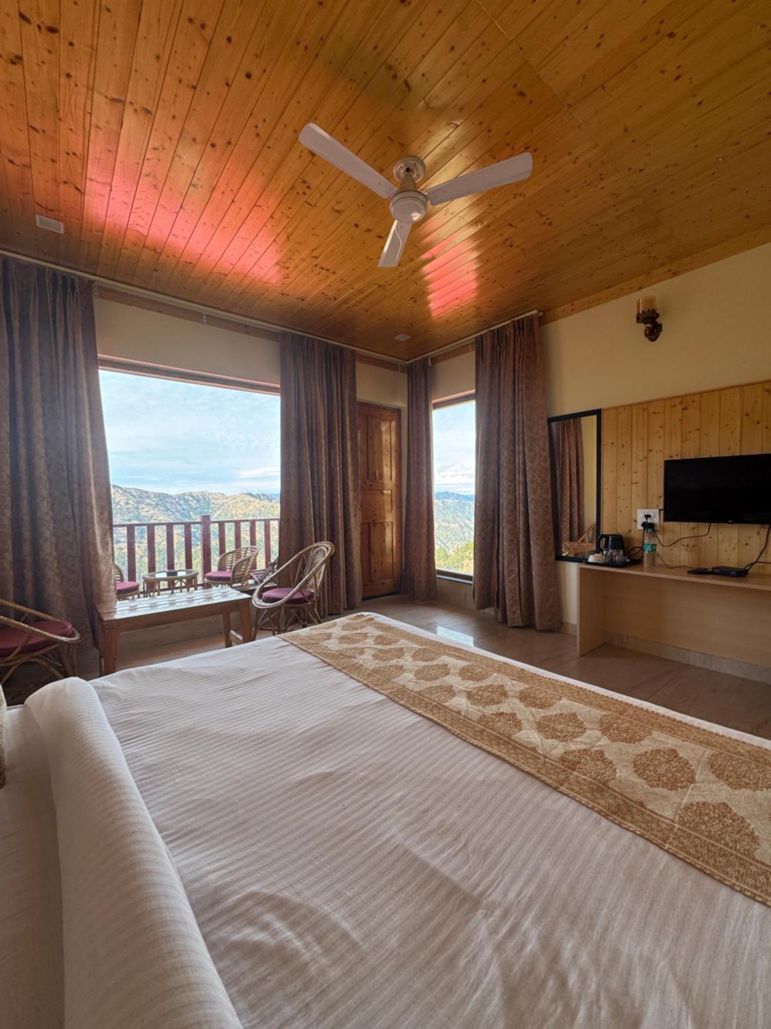 The Vintage Hill Village - Himalayan Boutique Resort Канатал Екстериор снимка